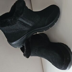 NWOT SKECHERS EASY GOING HANDS FREE FUR TRIM BLACK BOOTIES (New $89) sz 6